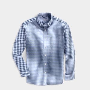 Vineyard Vines men’s long sleeve dress shirt. Size XL. Blue & white checkered.